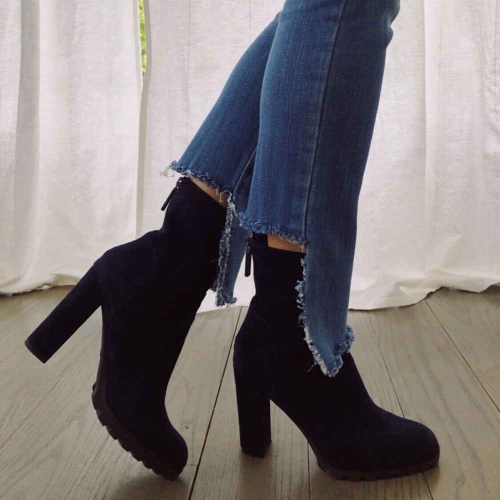 Distressed- Hem Abercrombie Skinny Jeans